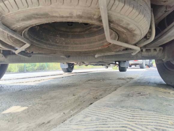 [苏州·苏E] 二手上汽大通MAXUS新途V802017款 2.5T AMT傲运通国IV短轴超低顶5/6/10座