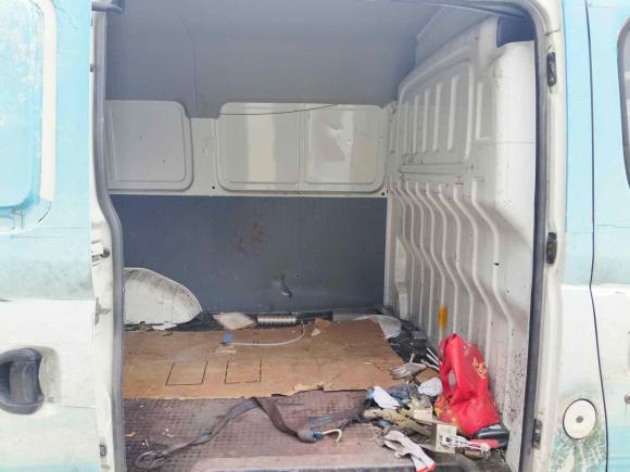 [合肥·皖A] 二手上汽大通MAXUS新途V802018款 2.5T 6挡手动厢式货车短轴中顶2/3座