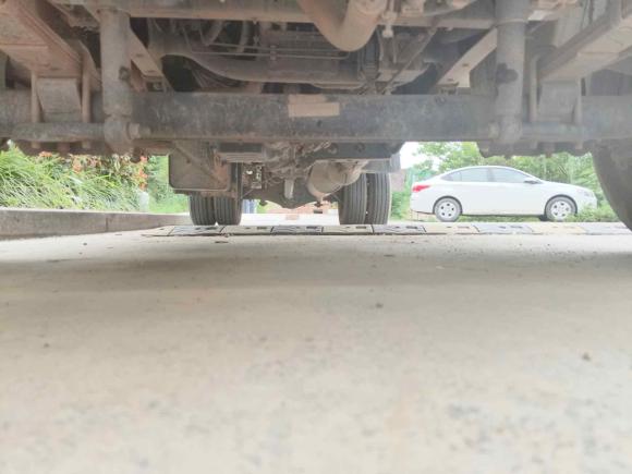 [义乌·浙G] 二手长安跨越跨越王X52021款 1.6L汽油标准版单排双后轮栏板3600mm货箱DAM16KR