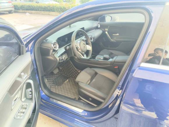 [南通·苏U] 二手奔驰奔驰A级2020款 改款 A 200 L 运动轿车时尚型