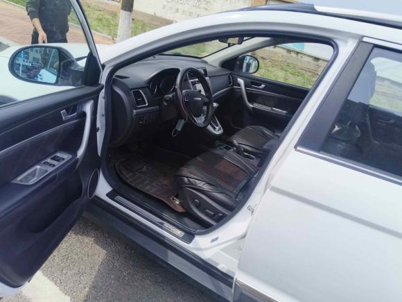 [青岛·鲁B] 二手哈弗哈弗H62017款 红标 运动版 1.5T 自动两驱豪华型