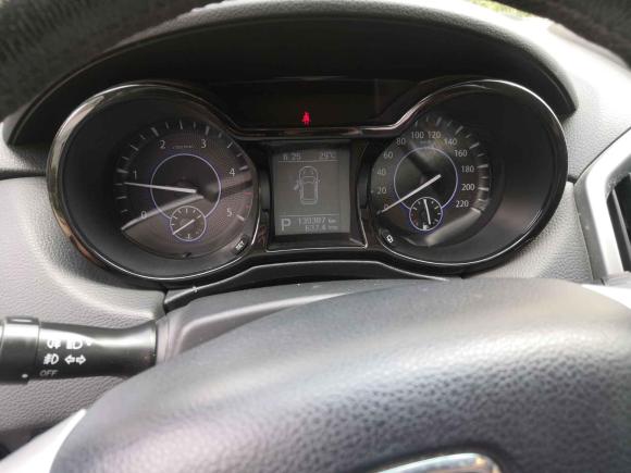 [常州·苏D] 二手江铃驭胜S3502013款 2.4T 自动四驱柴油豪华版5座