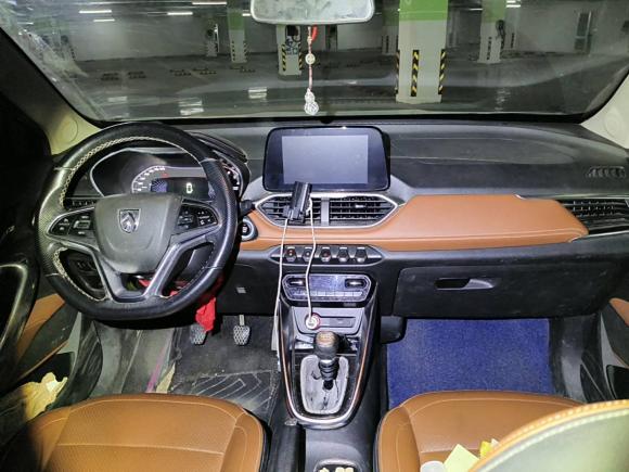 [武汉·鄂M] 二手宝骏宝骏5102017款 1.5L 手动豪华型