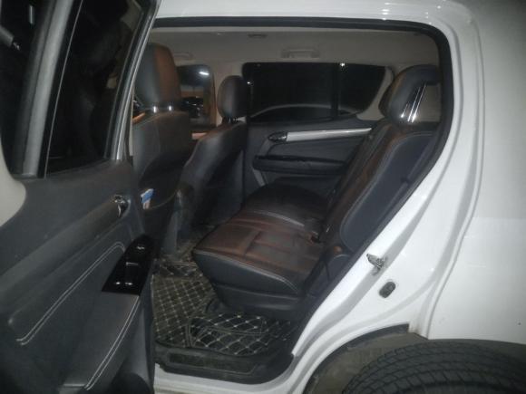 [成都·川A] 二手五十铃五十铃mu-X2017款 2.5T 两驱自动尊享型 7座