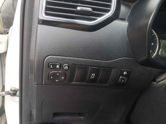 [成都·川A] 二手东风风光风光5802017款 1.8L 手动舒适型