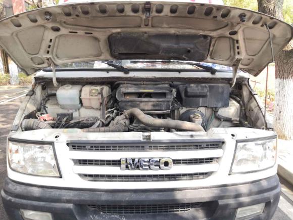 [无锡·苏B] 二手依维柯依维柯得意2009款 2.5T-A35 7座