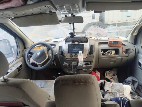 [嘉兴·浙F] 二手上汽大通MAXUS新途V802015款 2.5T AMT傲运通版短轴中顶