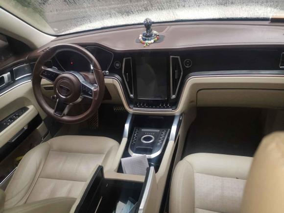 [武汉·鄂A] 二手众泰众泰T7002017款 1.8T 双离合旗舰型