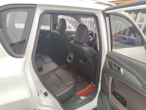 [上海·贵C] 二手长安长安CS35PLUS2018款 1.6L 自动畅联版 国V