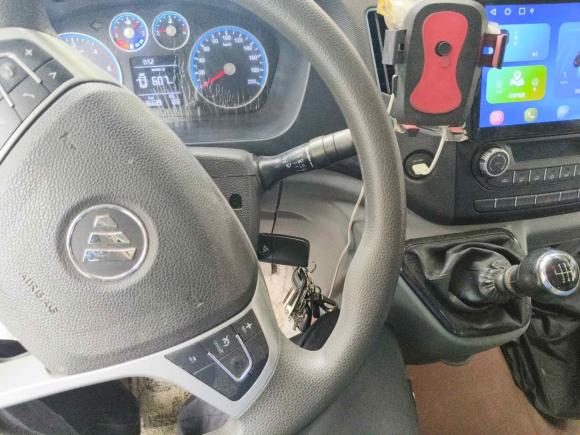 [杭州·浙A] 二手福田图雅诺2022款 2.0T手动通途多功能长轴中顶后单胎5/6/7/9座4F20TC3