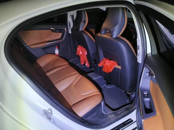 [广州·粤E] 二手沃尔沃沃尔沃S602015款 S60L 2.0T 智远版
