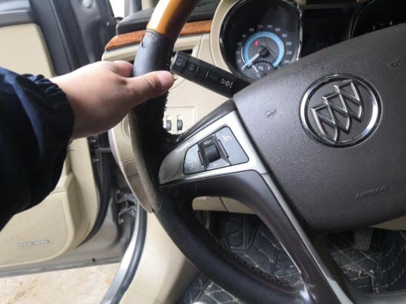 [上海·赣A] 二手别克君越2010款 2.4L豪华版