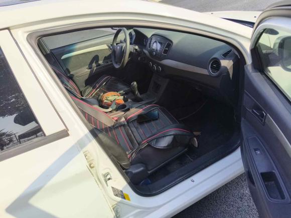 [上海·沪C] 二手荣威荣威3502015款 1.5L 手动豪华天窗版