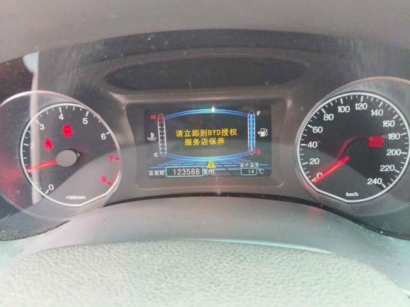 [南昌·赣A] 二手比亚迪速锐2015款 改款 1.5L 手动豪华型