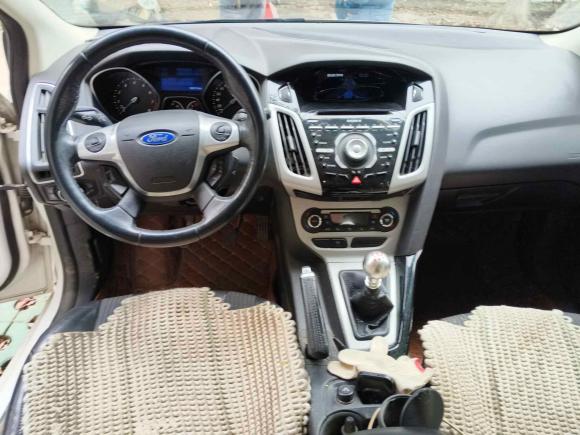 [武汉·鄂A] 二手福特福克斯2012款 两厢 2.0L 手动豪华运动型