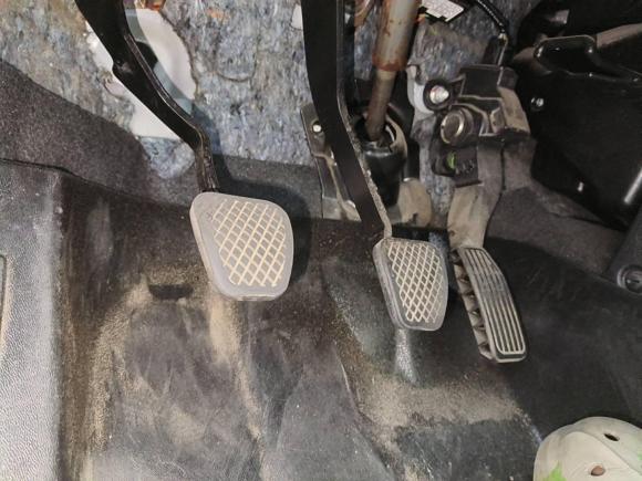 [深圳·粤S] 二手本田缤智2015款 1.8L 手动两驱精英型