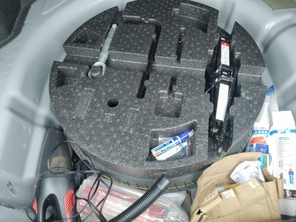 [宁波·浙B] 二手荣威荣威3602017款 1.5L 手动豪华版