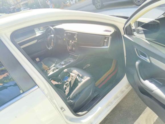 [上海·沪A] 二手荣威荣威i6新能源2019款 PLUS 50T 4G互联荣耀豪华版