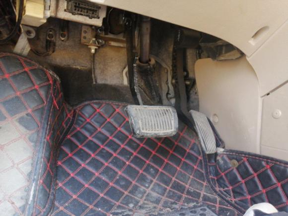 [杭州·沪C] 二手起亚狮跑2013款 2.0L 自动两驱版GL