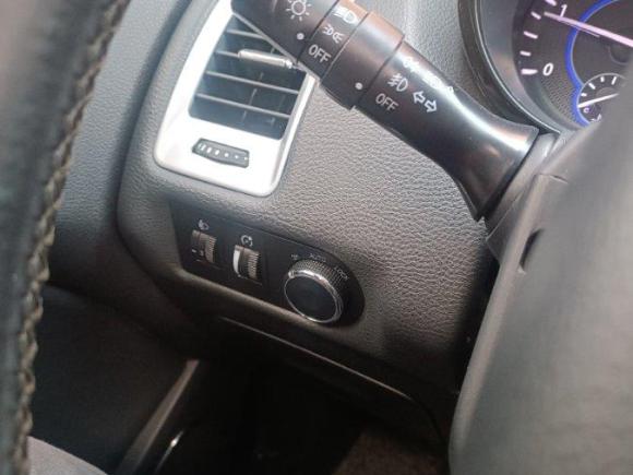 [西安·陕A] 二手江铃驭胜S3502013款 2.4T 自动四驱柴油超豪华版5座