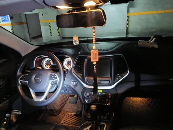 [青岛·鲁B] 二手Jeep自由光2016款 2.4L 专业智能版