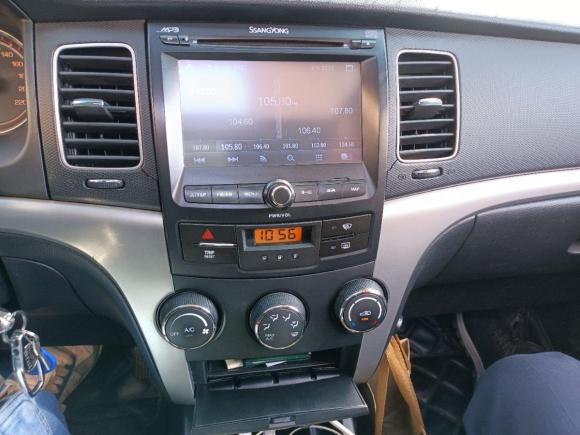 [武汉·鄂A] 二手双龙柯兰多2011款 2.0T 柴油两驱自动豪华导航版