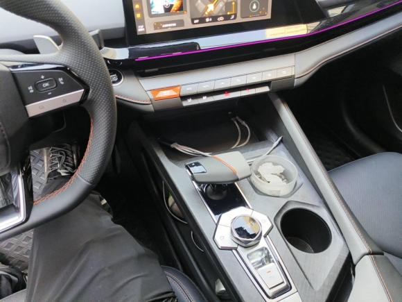 [武汉·鄂W] 二手长安长安UNI-V2022款 1.5T 尊贵型