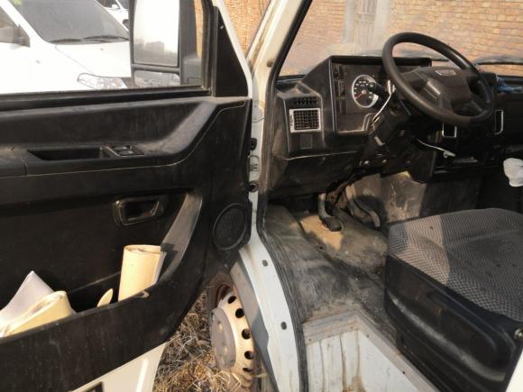 [济南·鲁A] 二手依维柯依维柯得意2017款 2.8T V35箱货3座43S5