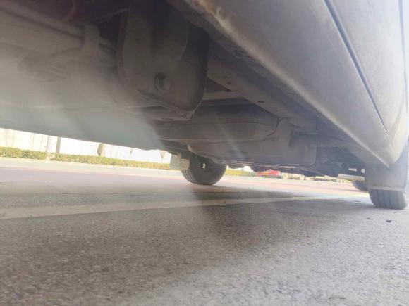 [济南·鲁A] 二手上汽大通MAXUS新途V802020款 2.5T AMT经典城配王短轴超低顶2/3座