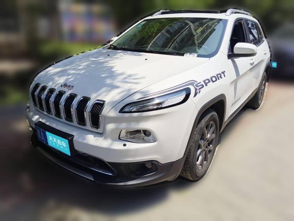 [天津·津A] 二手Jeep自由光2020款 2.0L 两驱经典运动版