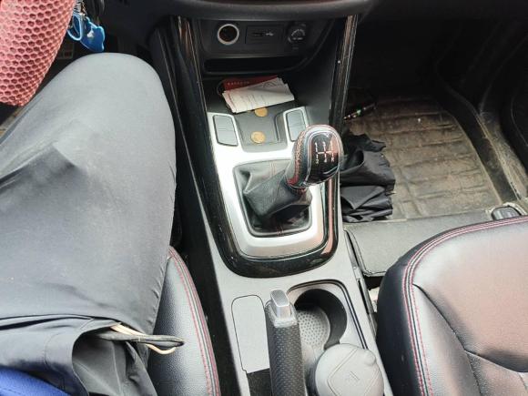 [芜湖·皖B] 二手奇瑞瑞虎52015款 2.0L 手动家尊版