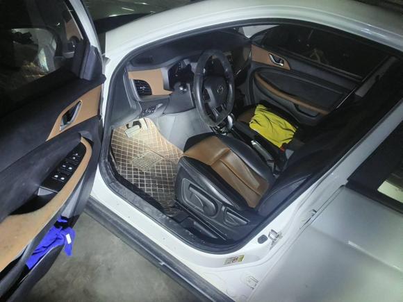 [南昌·赣A] 二手陆风陆风X22017款 1.6L 自动铂锐版