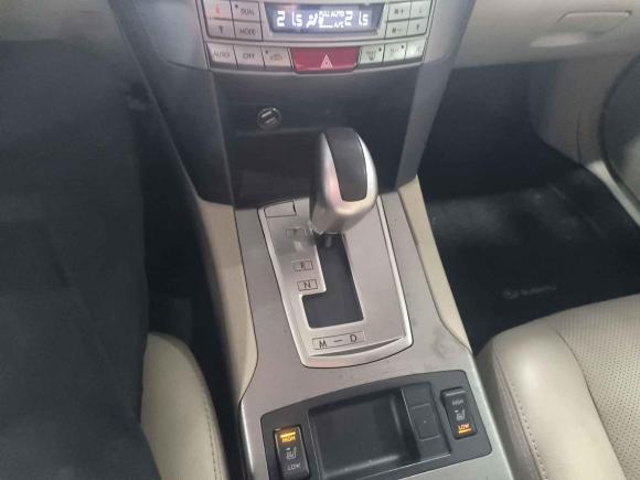 [广州·粤A] 二手斯巴鲁傲虎2011款 2.5i豪华版