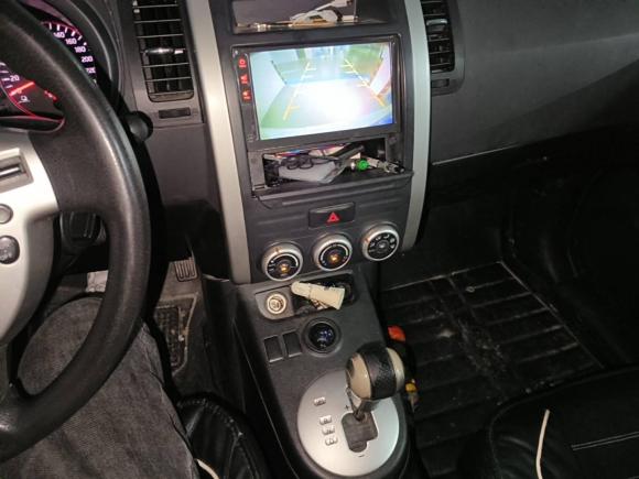 [杭州·浙A] 二手东风风度东风风度MX62015款 2.0L CVT两驱卓越版