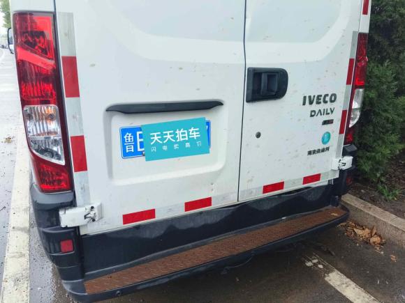 [青岛·鲁B] 二手依维柯依维柯欧胜2021款 2.0T 手动运瑞长轴短悬高顶手动门F1A