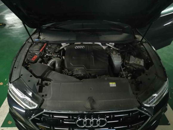 [上海·沪C] 二手奥迪奥迪A7L2022款 45 TFSI quattro S-line 见远型流晶套装