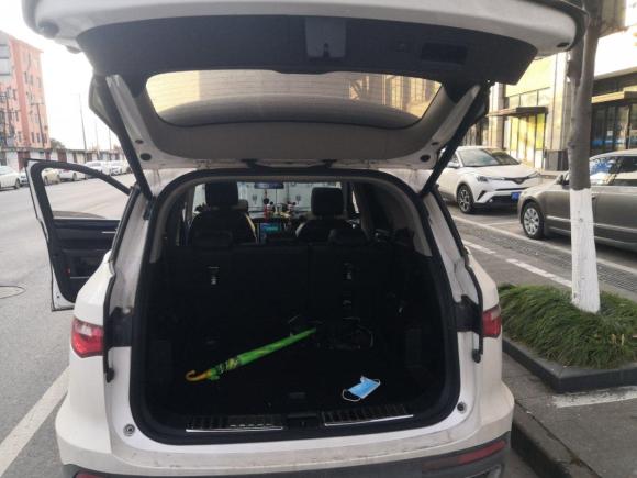 [上海·沪C] 二手众泰众泰T8002018款 2.0T 自动尊贵智联型 7座