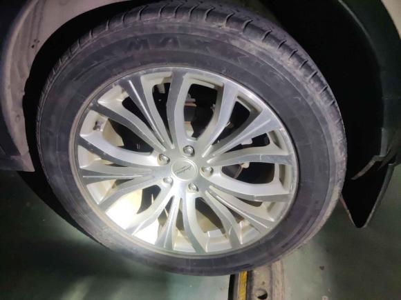 [南昌·赣A] 二手陆风陆风X72015款 2.0T 全景尊贵版