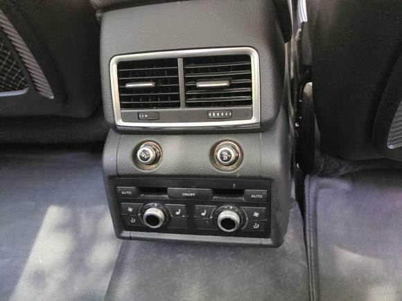 [上海·沪L] 二手奥迪奥迪Q72011款 3.0 TFSI 技术型(200kW)