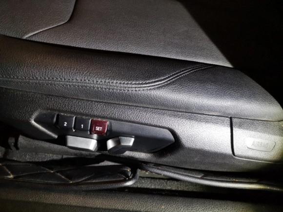 [广州·粤A] 二手宝马宝马2系2017款 220i 敞篷轿跑车 领先型