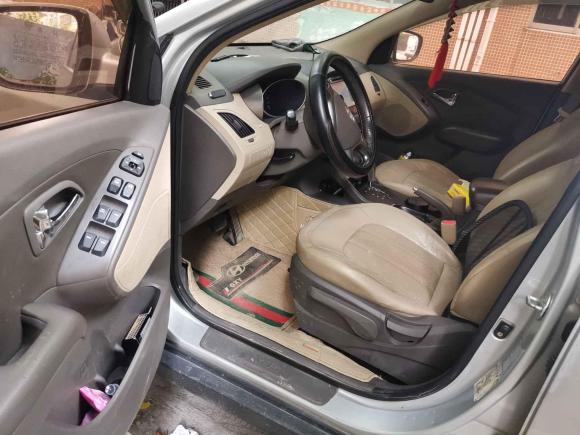 [广州·粤A] 二手现代北京现代ix352010款 2.0L 自动两驱精英版GLS