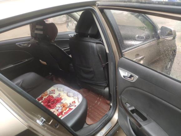 [济南·鲁A] 二手一汽骏派D602015款 1.8L 自动尊贵型