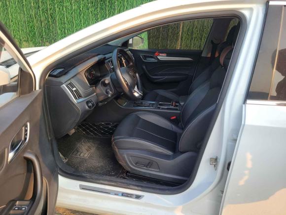 [济南·鲁A] 二手荣威荣威i62018款 20T 自动旗舰版