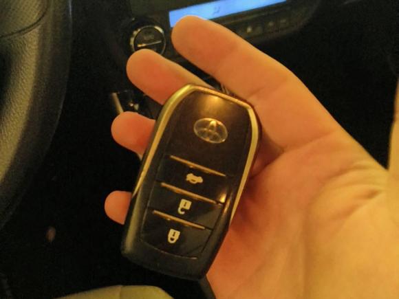 [南昌·赣A] 二手丰田雷凌2016款 双擎 1.8H GS E-CVT精英天窗版