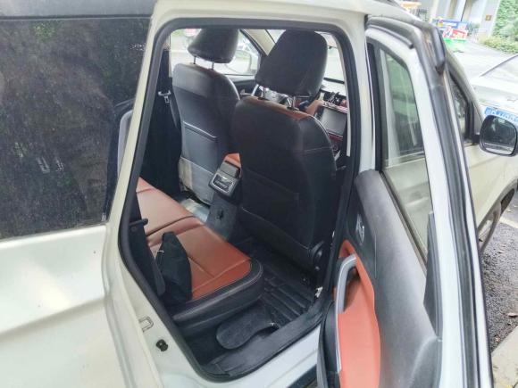 [成都·川R] 二手北汽幻速北汽幻速S32016款 S3L 1.5L 手动尊享型