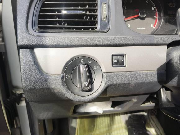 [深圳·粤B] 二手大众朗逸2013款 改款经典 1.6L 自动风尚版