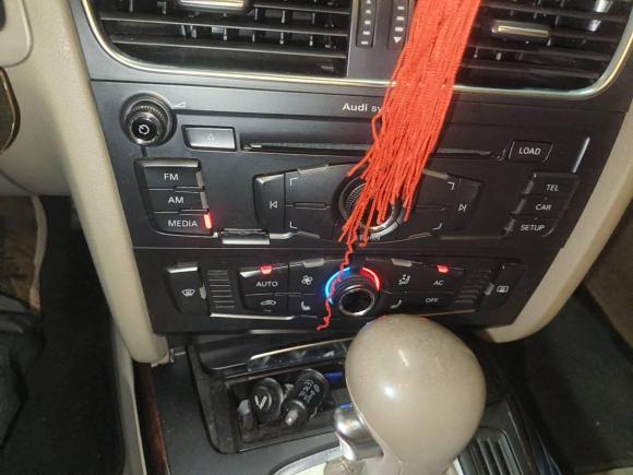 [上海·沪E] 二手奥迪奥迪A4L2011款 2.0 TFSI 舒适型