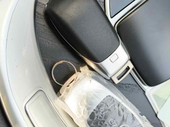 [上海·鲁D] 二手奔驰奔驰C级2021款 C 260 L 运动版