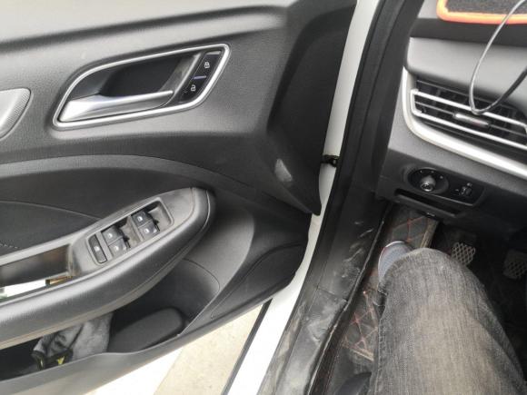 [义乌·浙G] 二手荣威荣威RX32018款 1.6L 手动精英版