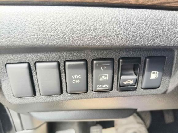 [上海·浙D] 二手日产天籁2011款 公爵 2.5L XV VIP尊尚版